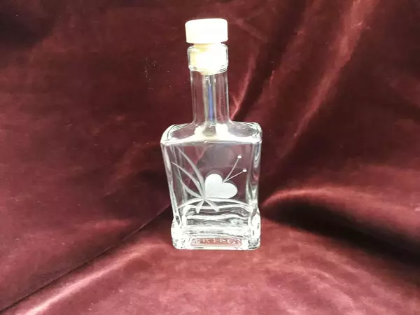 gravírozott palack