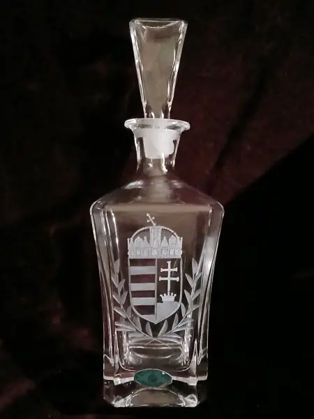 gravírozott Whiskys palack