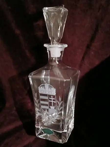 gravírozott Whiskys palack